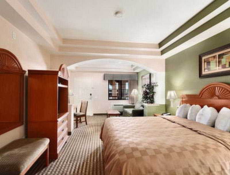 Days & By Wyndham Hobby Airport Hotel Houston