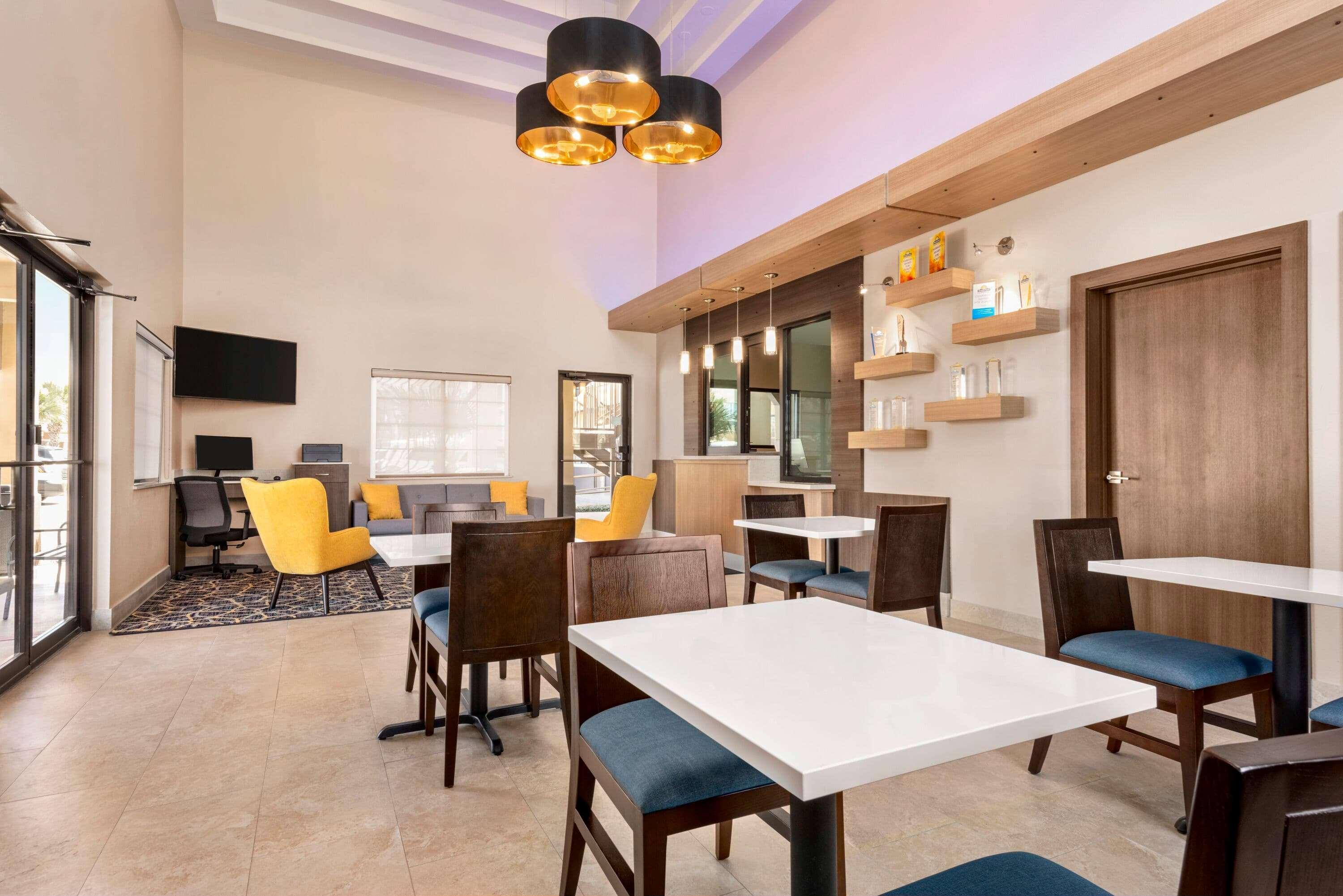 Days & By Wyndham Hobby Airport Houston